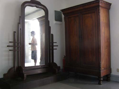 Mabini's Cabinet and Mirror - Mabini Shrine